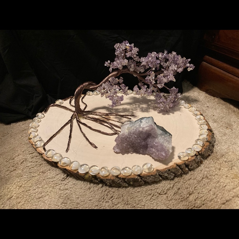 Gemstone wire tree with amethyst cluster